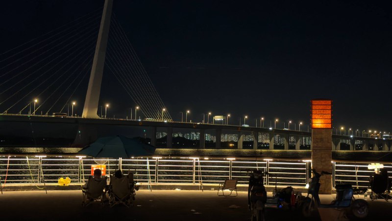 我一定要在一个能看到大片水的地方生活，太久没看到水我会玉玉每次到这种地方就觉得深圳其实也不算很差我一定要在一个能看到大片水的地方生活，太久没看到水我会玉玉每次到这种地方就觉得深圳其实也不算很差