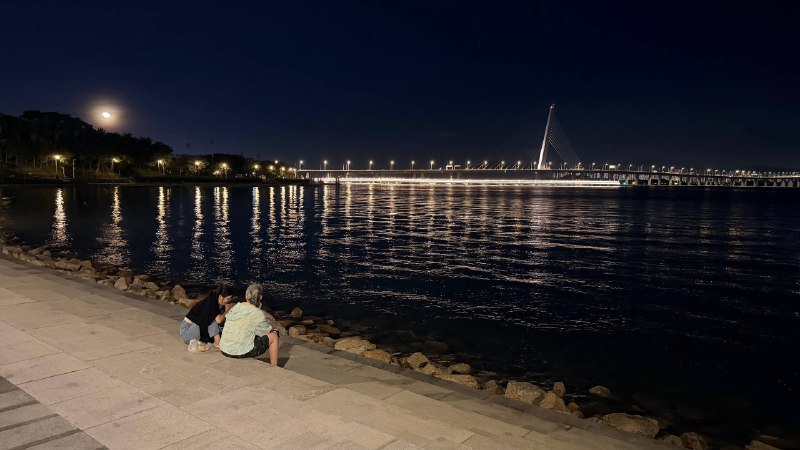 我一定要在一个能看到大片水的地方生活，太久没看到水我会玉玉每次到这种地方就觉得深圳其实也不算很差我一定要在一个能看到大片水的地方生活，太久没看到水我会玉玉每次到这种地方就觉得深圳其实也不算很差